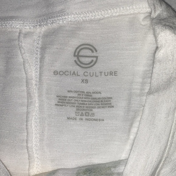 BNWOT Croptop Positano Italy T-Shirt by Social Culture - Picture 3 of 4